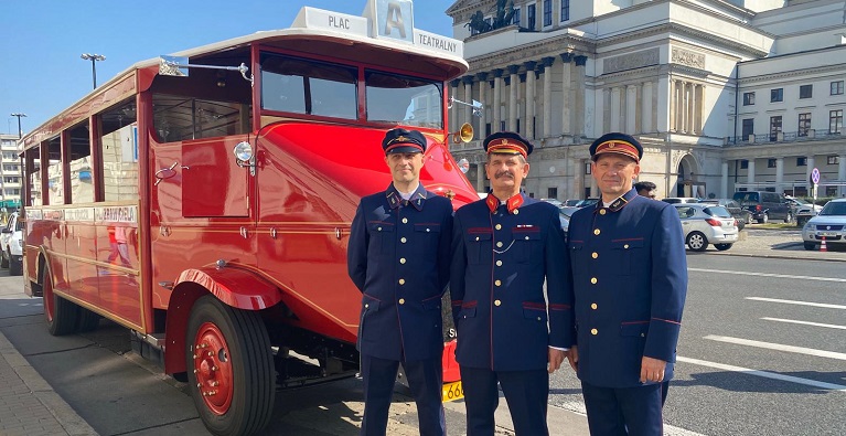 Najstarszy warszawski autobus wrócił na ulice
